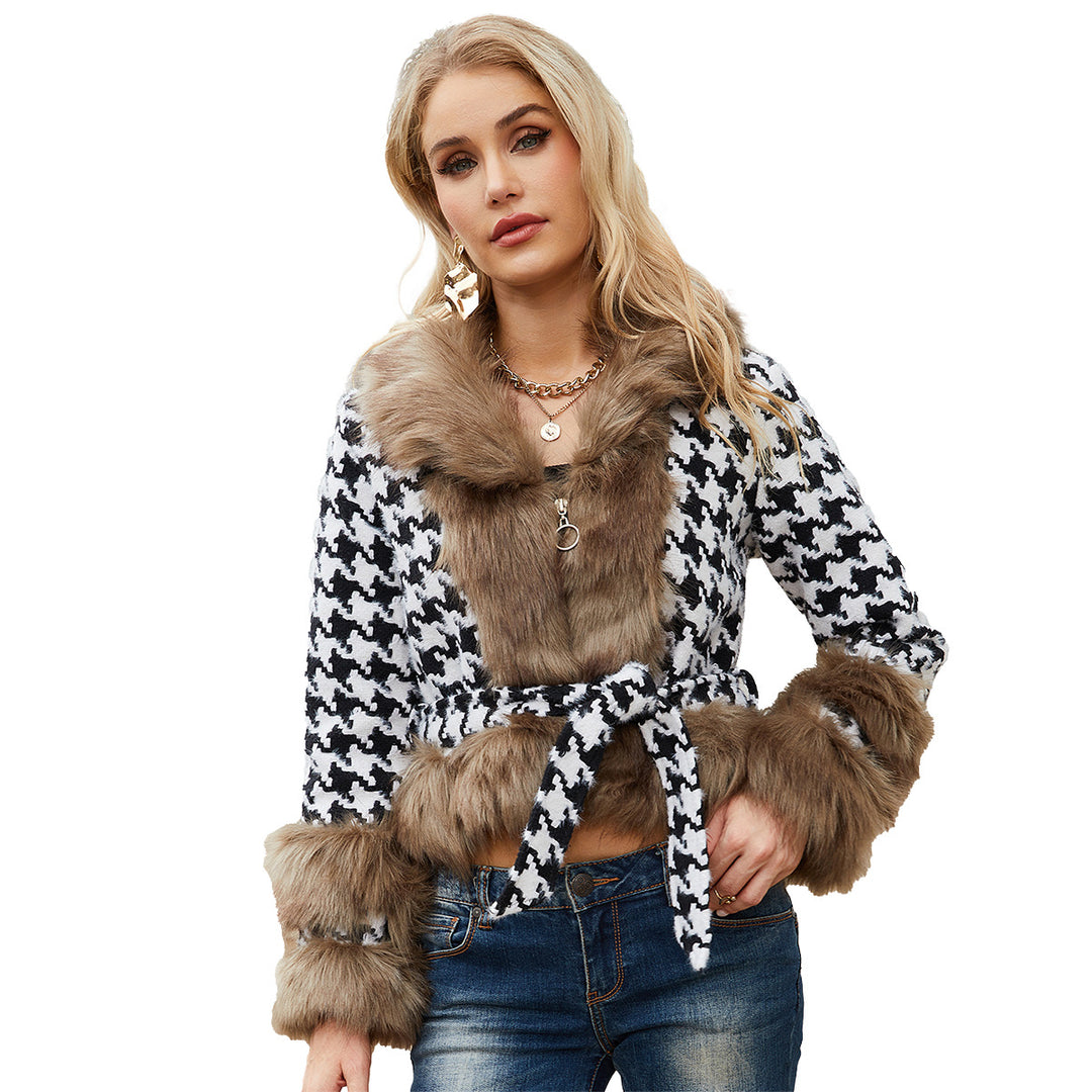 Women High-Quality Winter Coat with a Distinctive Houndstooth Pattern and a Faux Fur Collar Lune London