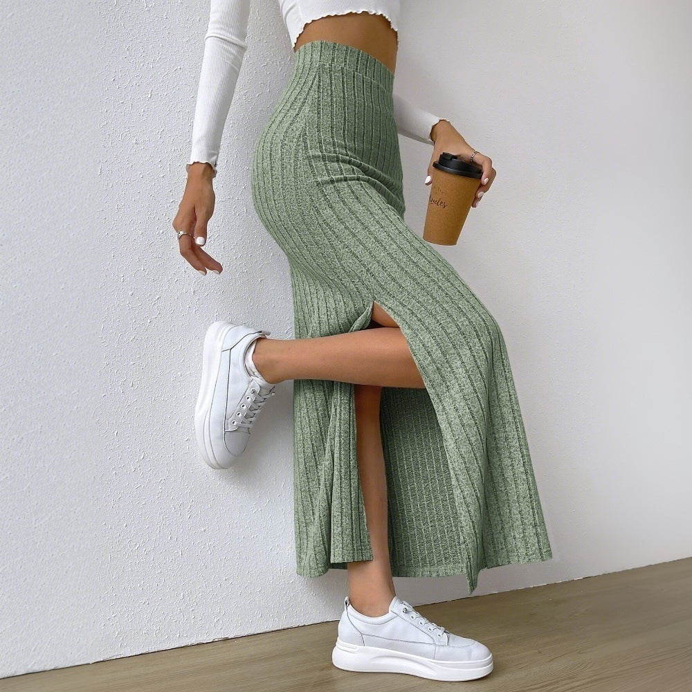 Jupe maxi pour femmes avec un design côtelé élégant et une fente sur le côté Chic & Stil
