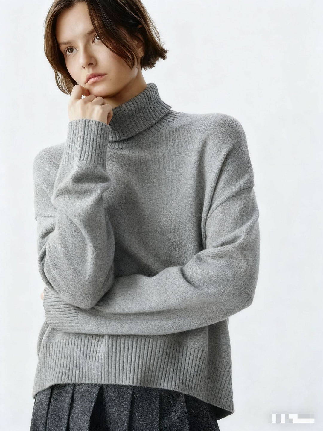 Pull Femme Col Roulé Confortable avec Coupe Oversize et Structure à Fines Côtes Chic & Stil