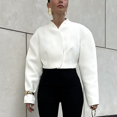 Cropped jacket for women with elegant V-neckline and puff sleeves Lune London