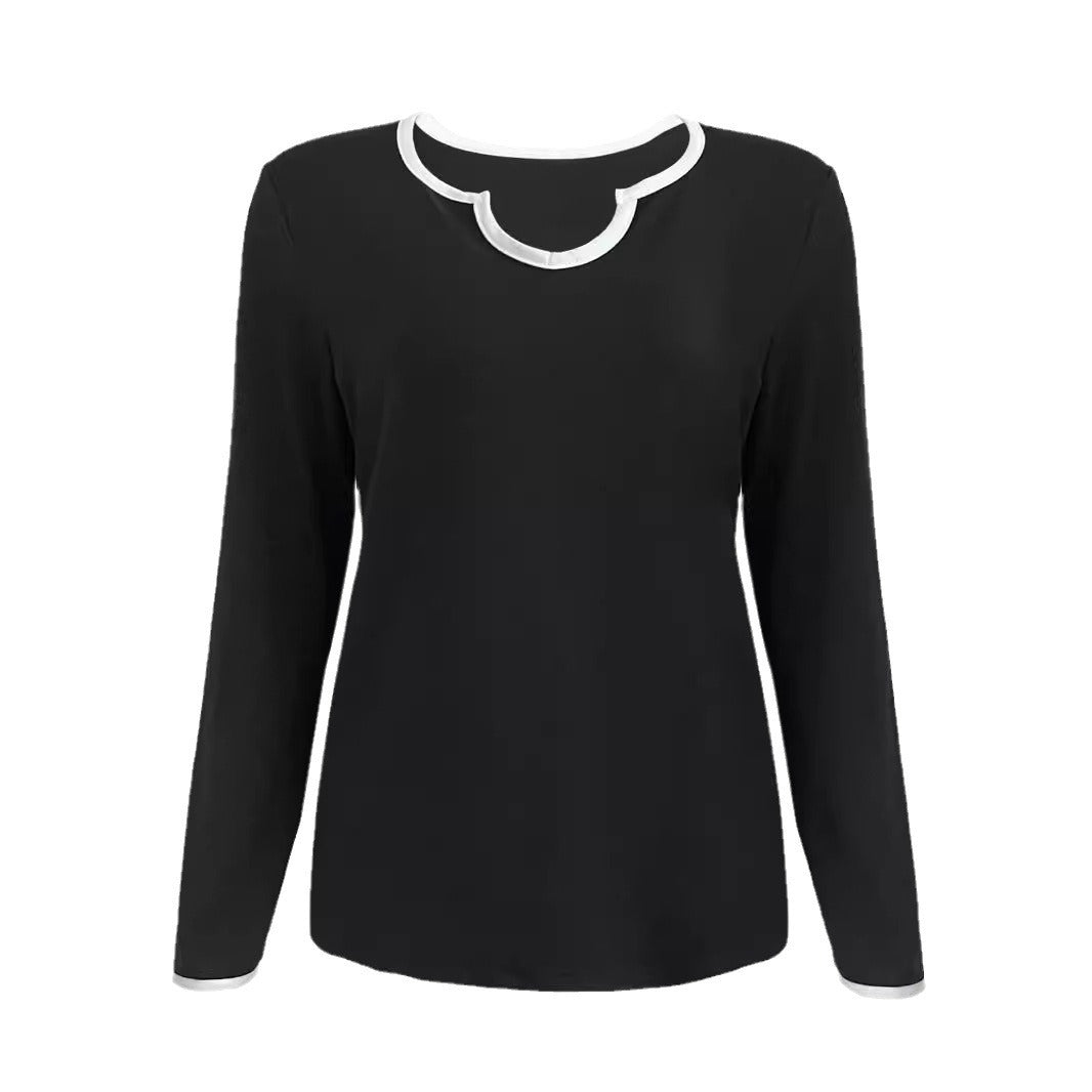 Women’s lounge set with elegant V-neck and contrasting details Lune London