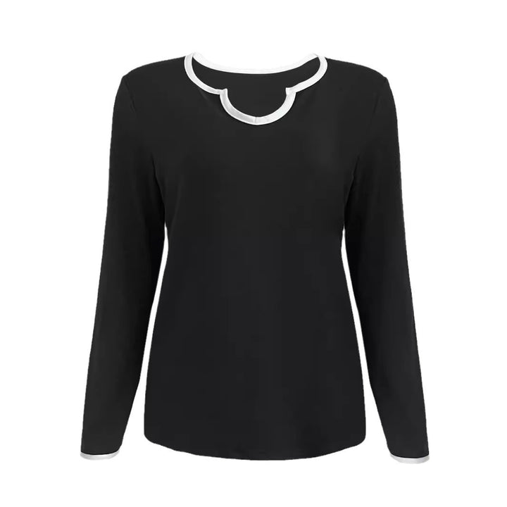 Women’s lounge set with elegant V-neck and contrasting details Lune London