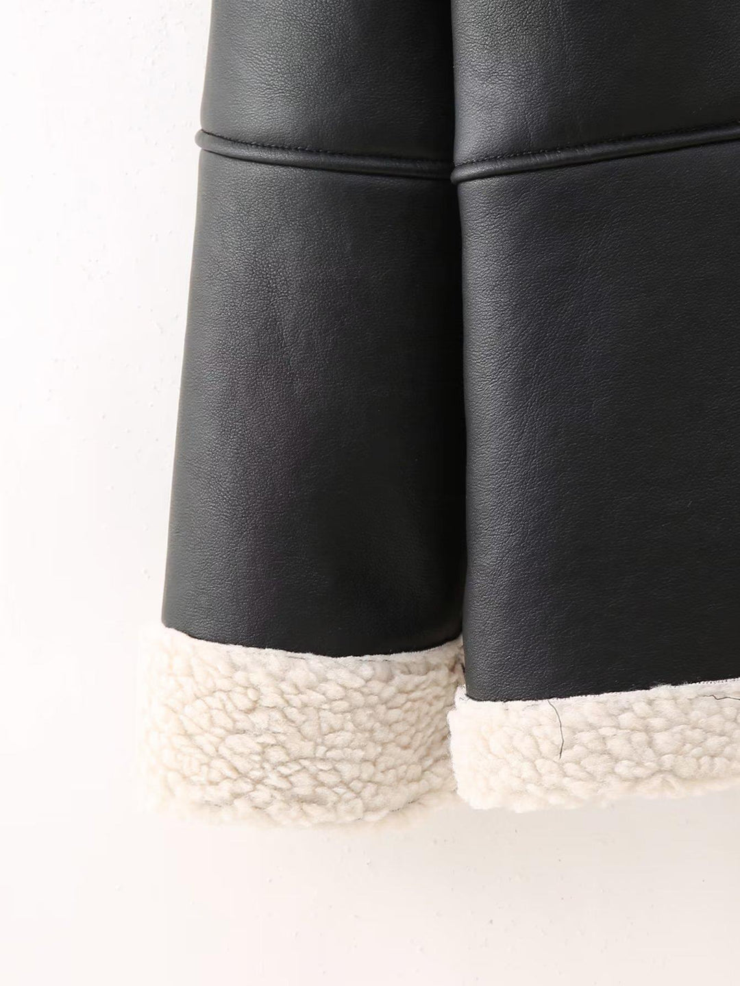 Faux fur jacket for women with full zip and comfortable pockets Lune London