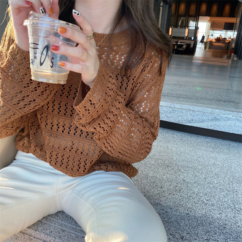 Pull tricot fin pour femmes avec design aéré à trous et coupe décontractée Chic & Stil