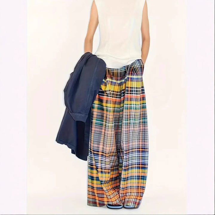 Wide plaid pants for women with elastic waist and sturdy woven structure Lune London