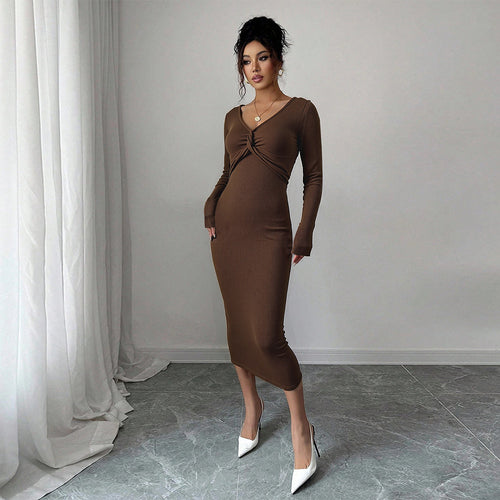 Robe midi en jersey ajustée pour femmes avec détail torsadé et manches longues Chic & Stil