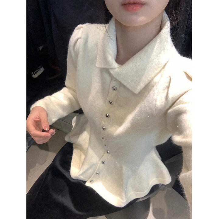 Top péplum pour femmes en maillage doux avec élégants boutons Chic & Stil
