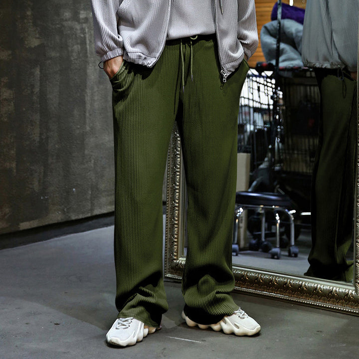 Casual knit pants for men with elastic waistband and practical side pockets Lune London