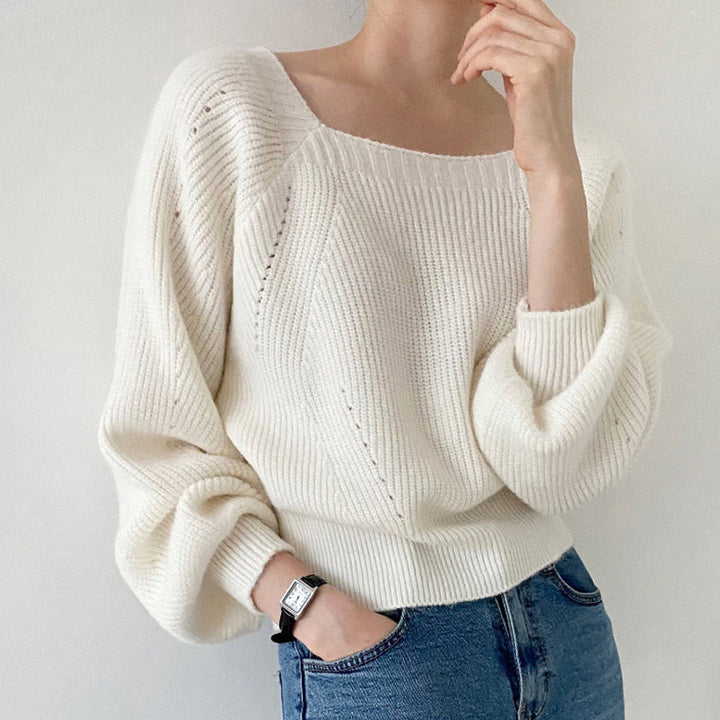 Casual knit sweater for women with a loose fit and a round neck Lune London