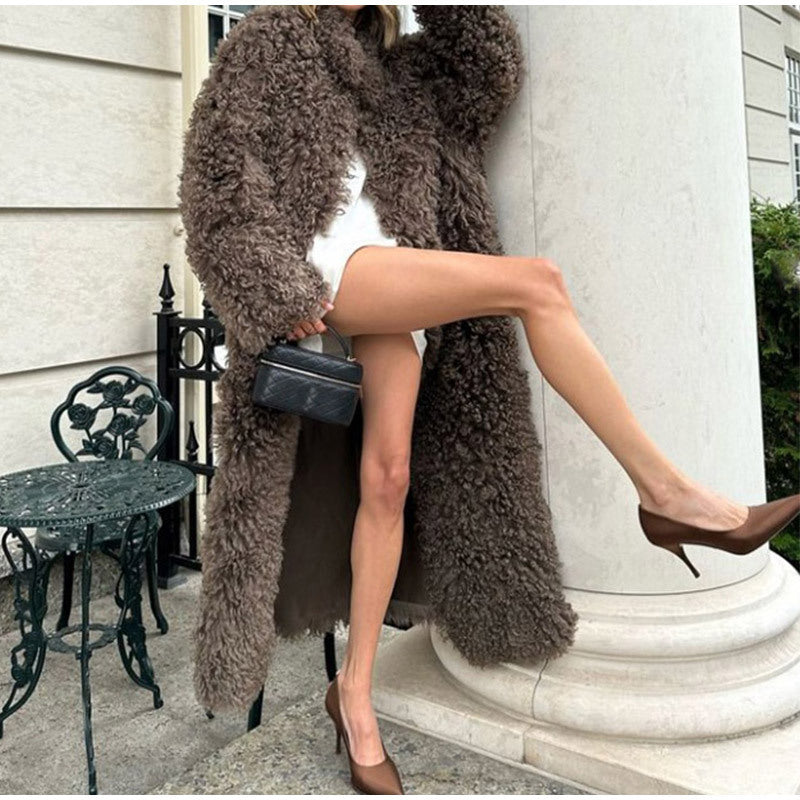 Luxury faux fur coat for women in oversized style Lune London