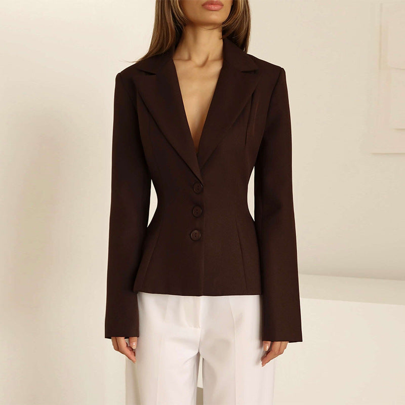 Women's fitted blazer with an elegant lapel Lune London