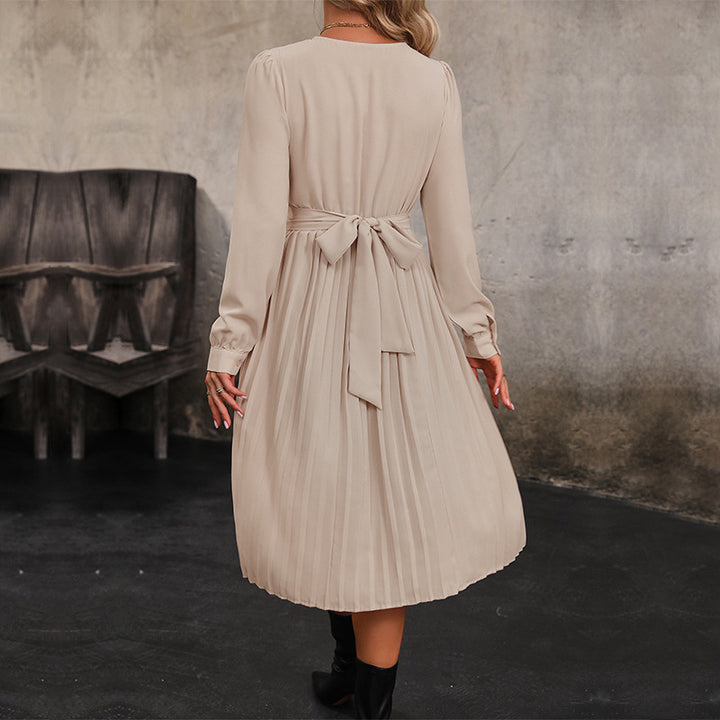 Robe midi plissée pour femmes avec taille élégante et manches longues Chic & Stil