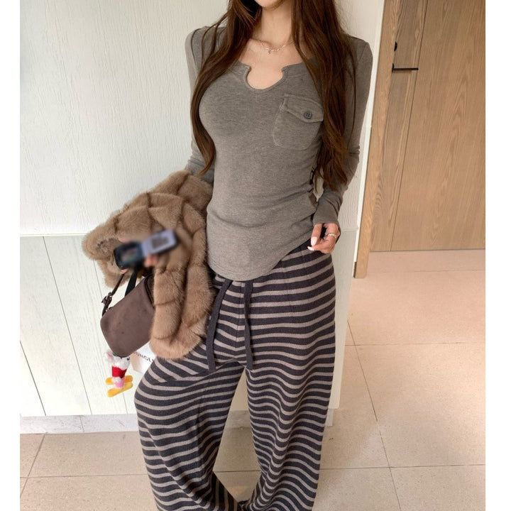 Women's Slim-Fit Long Sleeve Shirt with Round Neck and Chest Pocket Chic & Stil