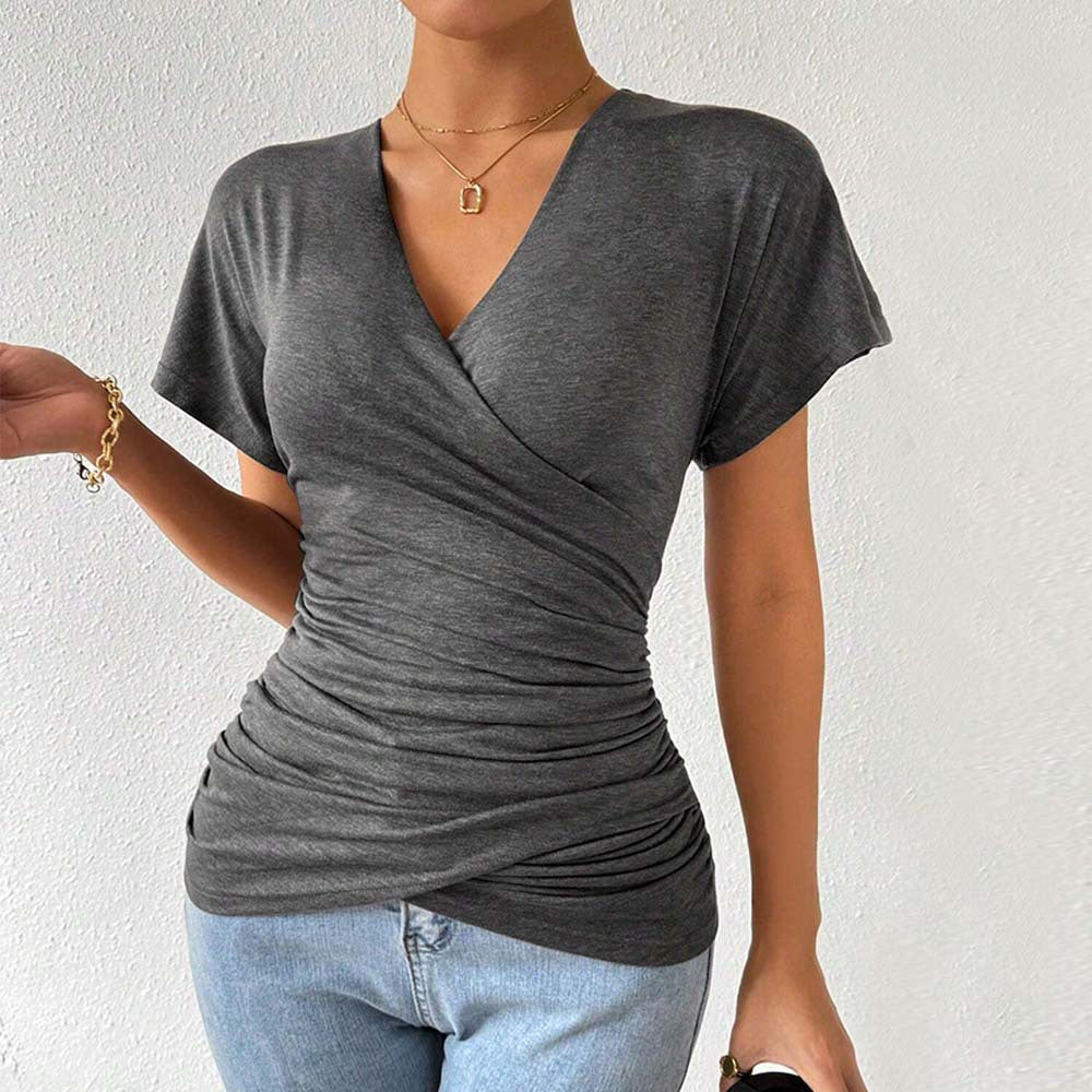Tunique enveloppante pour femmes avec drapés flatteurs pour la silhouette et un élégant décolleté en V Chic & Stil