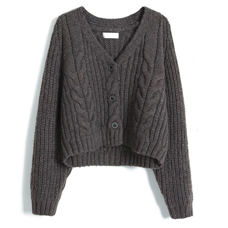 Ladies cozy knit pullover with decorative cable pattern Lune London