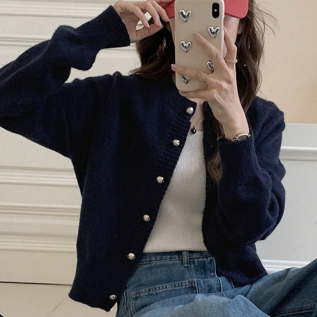 Cardigan féminin confortable avec des boutons décoratifs et coupe confortable Chic & Stil