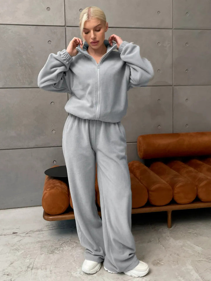 Sporty fleece jogging set for ladies with high collar and zip Lune London