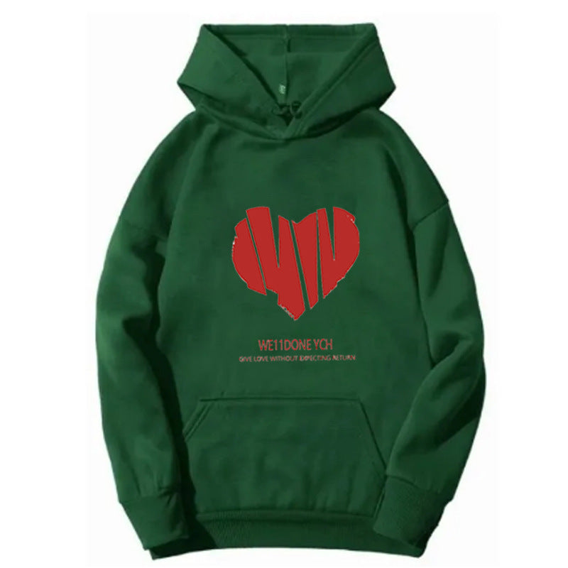 Women's hoodie with creative heart design and stylish lettering Chic & Stil