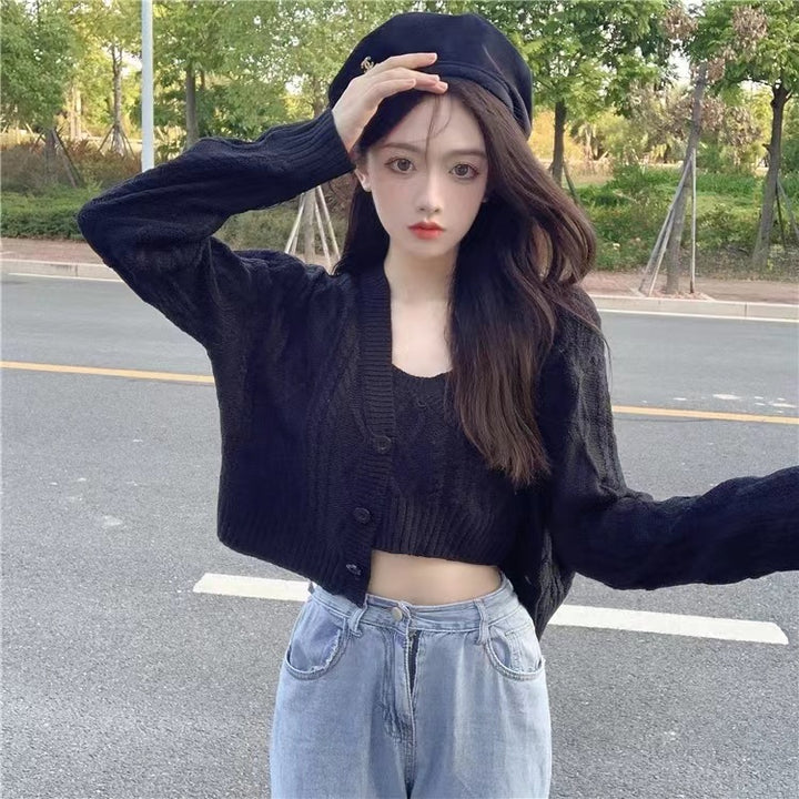 Women's knit set with open jacket and crop-top Lune London