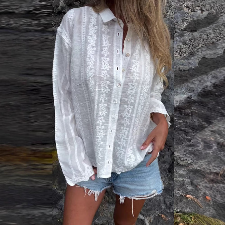 Blouse femmes avec broderie florale et tissu texturé Chic & Stil