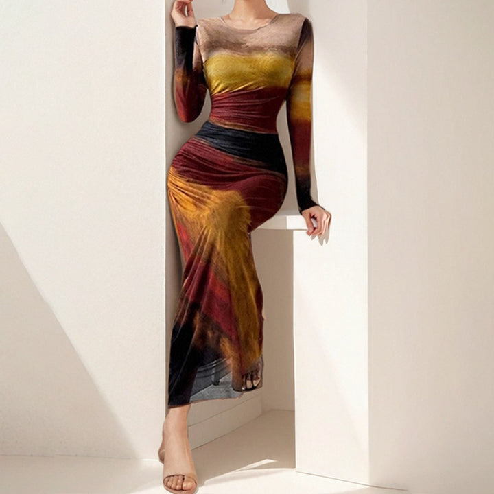 Robe maxi élégante pour femmes avec effet drapé raffiné et manches longues Chic & Stil