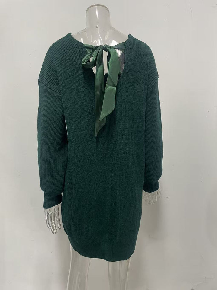 Robe tricotée pour femme avec une découpe sophistiquée au dos et un détail en nœud Chic & Stil