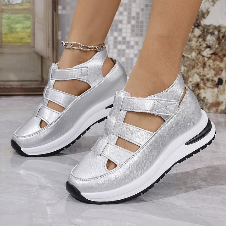 Comfortable sandals for ladies with a breathable upper and cushioning sole Lune London