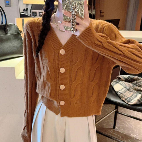 Cardigan tricot épais pour femmes avec patte de boutonnage décorative et matériau doux Chic & Stil