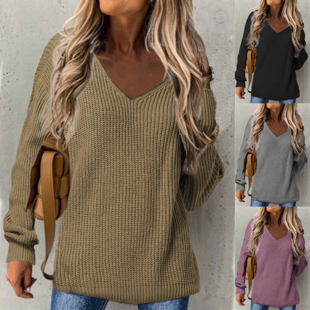 Thick knit V-neck pullover for women with a relaxed fit Lune London