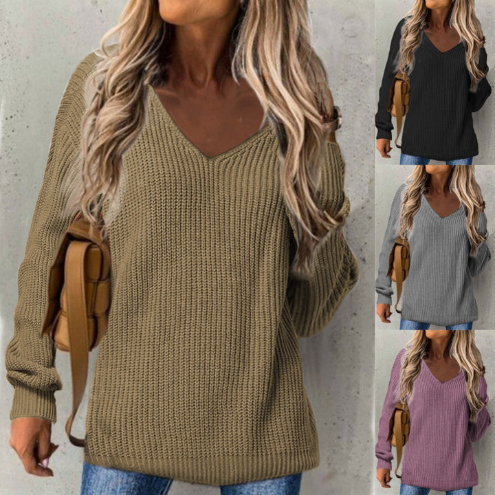 Thick knit V-neck pullover for women with a relaxed fit Lune London