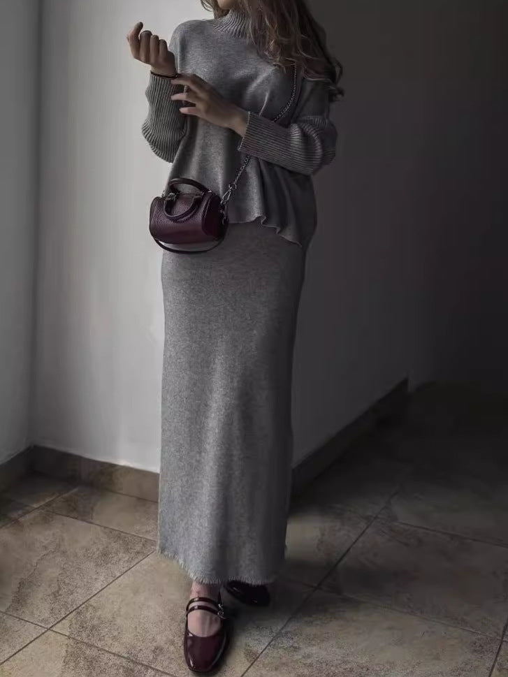 Lune London Elegant knitted maxi dress for women with relaxed fit