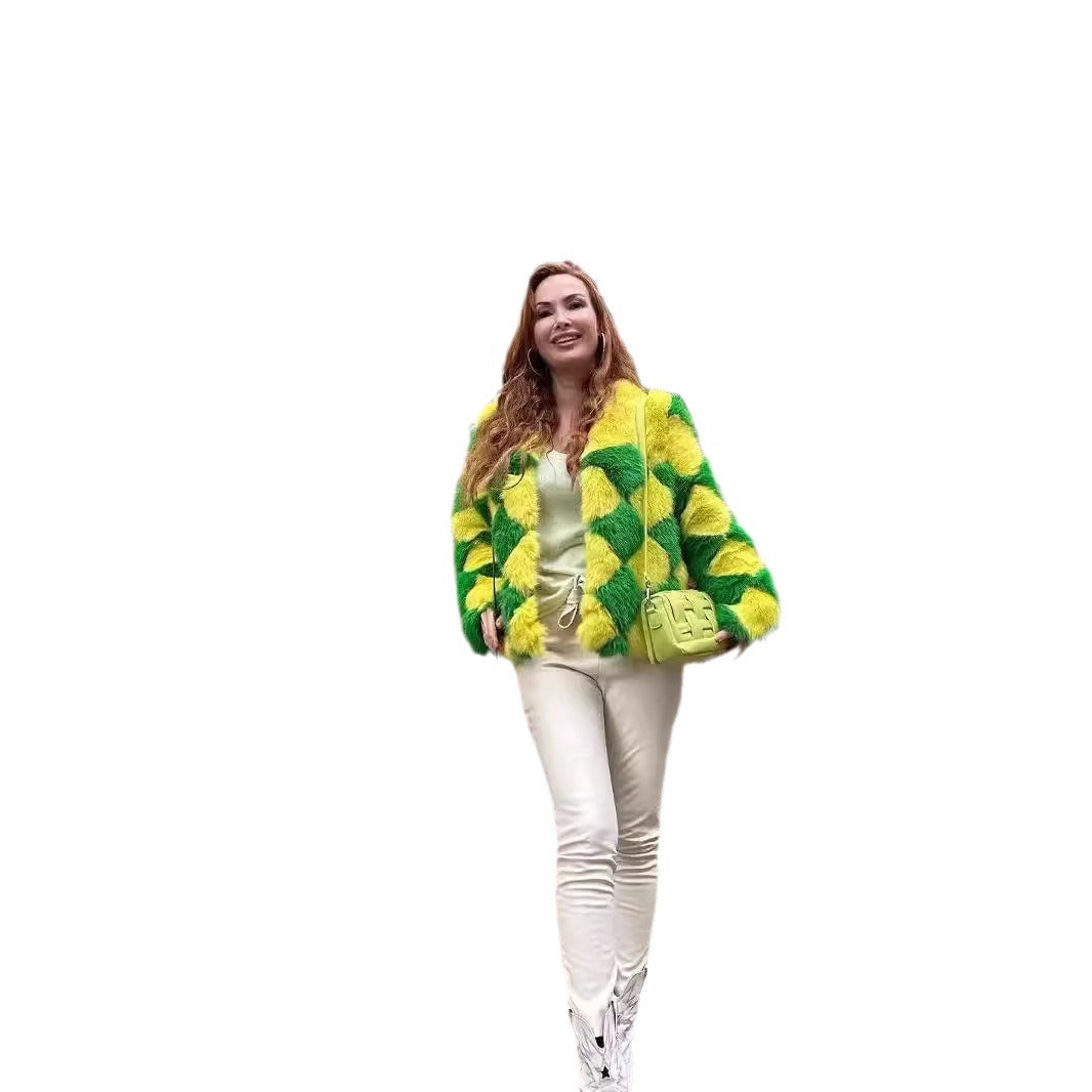 Women's striking faux fur coat with an innovative checked pattern and a chic short cut.
