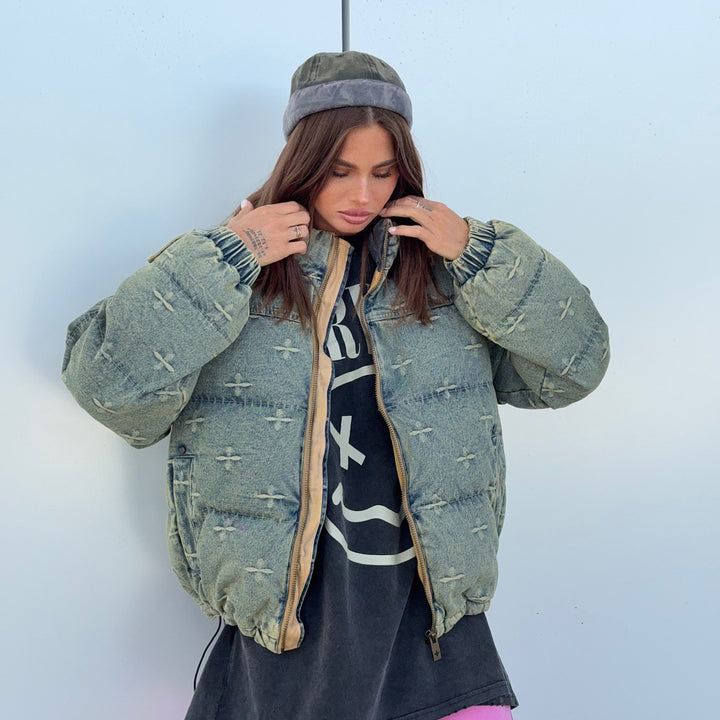 Oversized denim jacket for women with a quilted design and impressive details Lune London