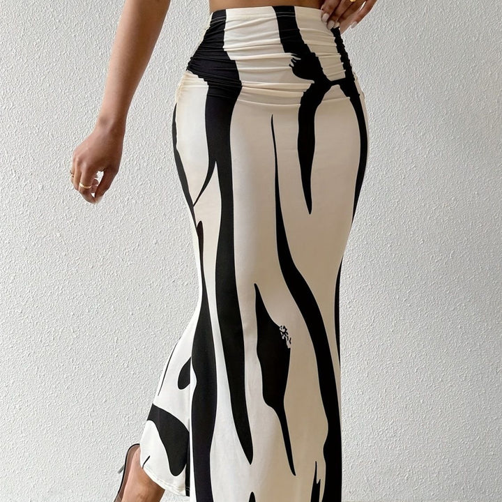 Ladies Elegant Maxi Skirt in Fluid Fabric and Trendy Pattern Lune London