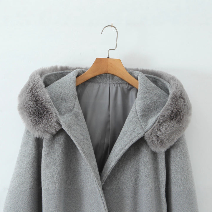 Elegant wool coat for women with removable faux fur collar Lune London