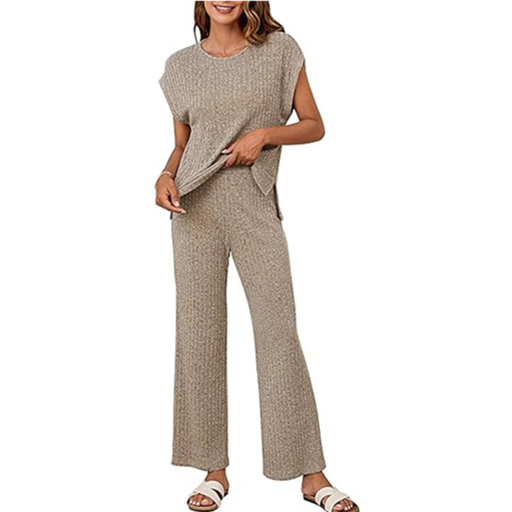 Comfortable knit loungewear set for women with wide sleeves and a relaxed fit Lune London