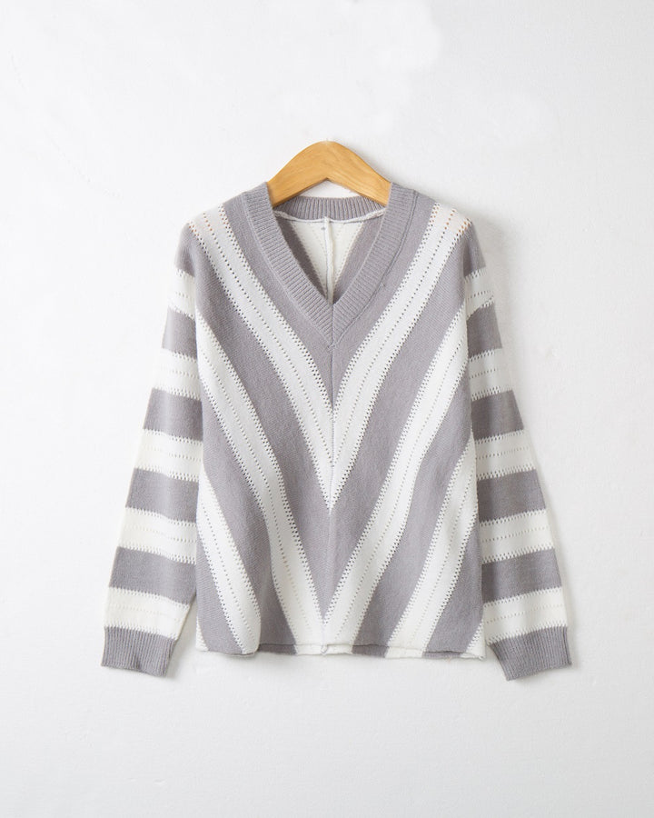 Ladies V-neck pullover with a refined striped pattern Lune London