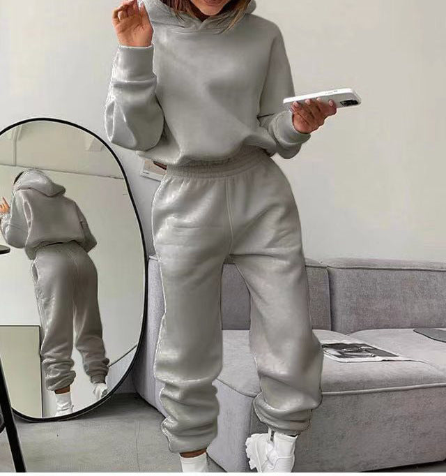 Ladies casual tracksuit with hood and elastic waist Lune London