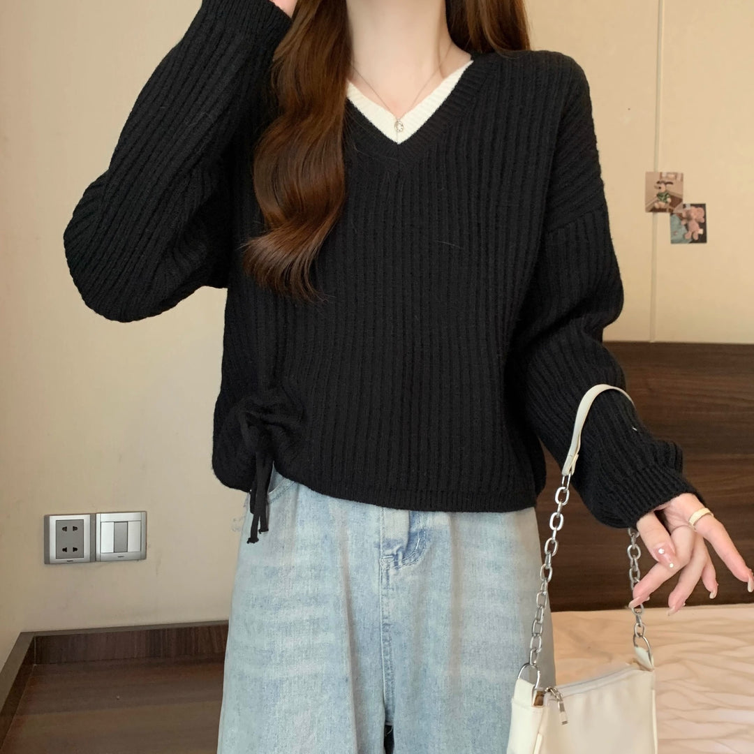Condescending V-neck sweater for women with ribbed texture and trendy side ties Lune London