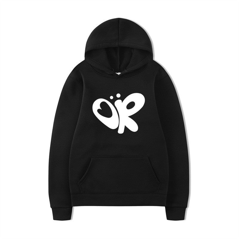 Women’s hoodie with large print and practical kangaroo pocket Chic & Stil