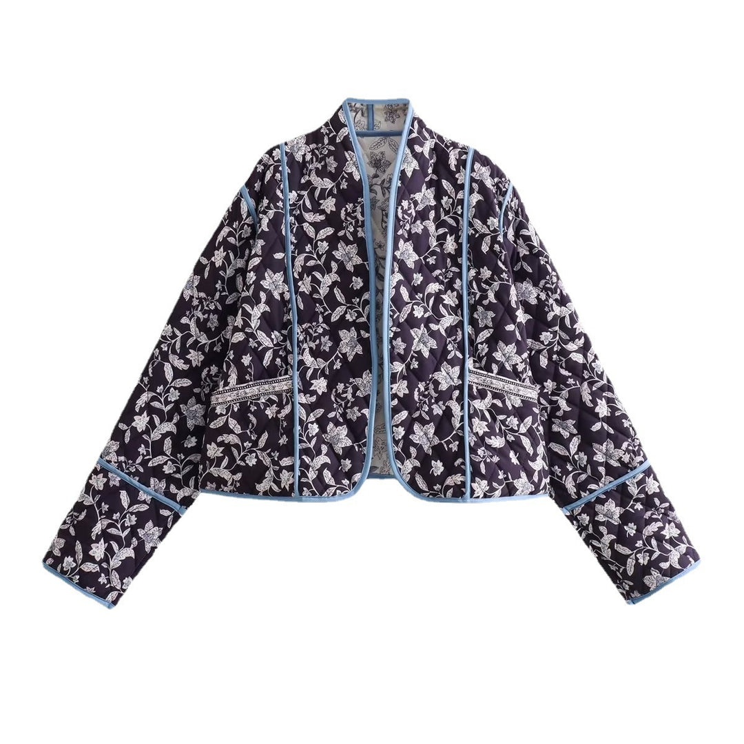 Veste matelassée pour femme à motifs avec un design floral et des détails contrastés élégants Chic & Stil