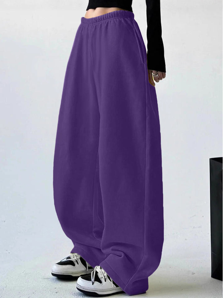 Loose leisure pants for women with elastic waistband and side pockets Lune London