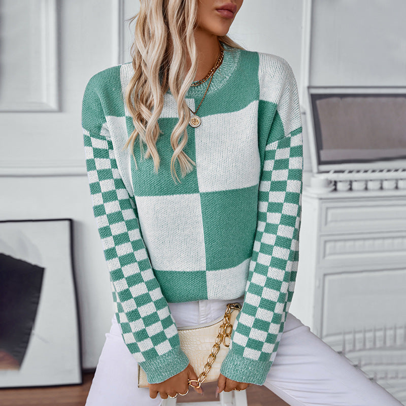 Trendy women's sweater with plaid pattern and relaxed fit Lune London