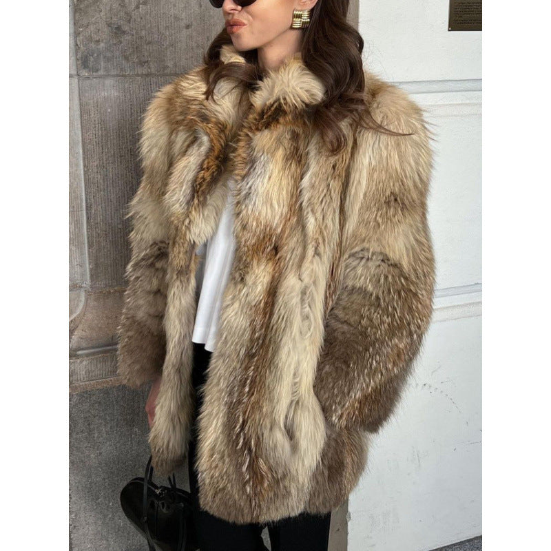 Women’s faux fur jacket with luxurious details Lune London