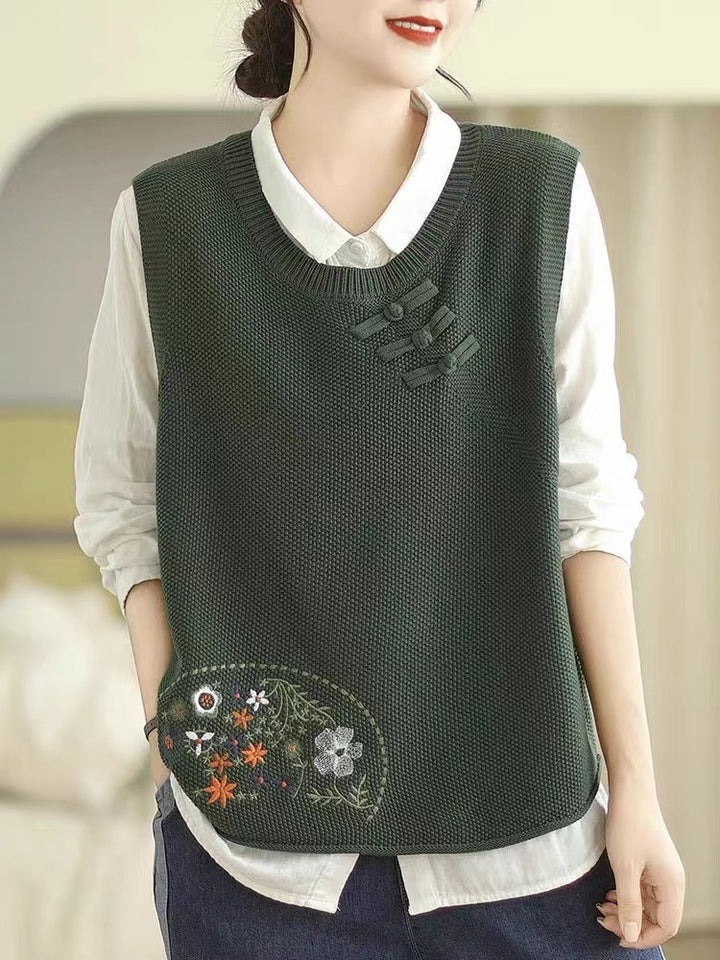 Knitted sweater for women with decorative embroidery Lune London