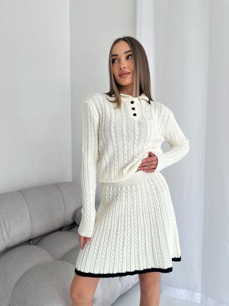 Women elegant knitted dress with tasteful cable design and casual cut Chic & Stil