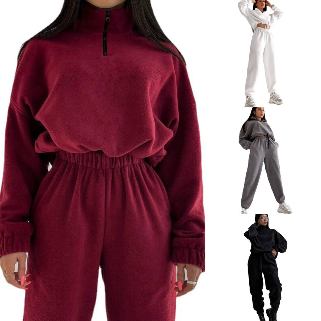 Fleece loungewear set for women with high collar and elastic waistband Lune London