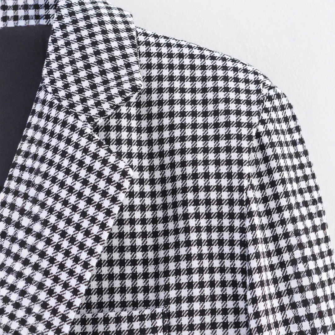 Checkered blazer for women with double-breasted buttoning and structured fabric Lune London