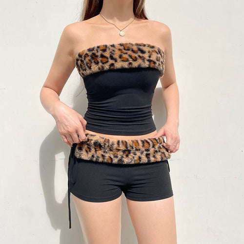 Ladies Top hat with faux fur collar Lune London