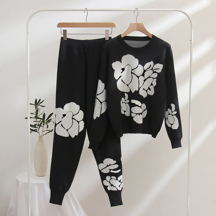 Women's knitted set with floral designs Lune London